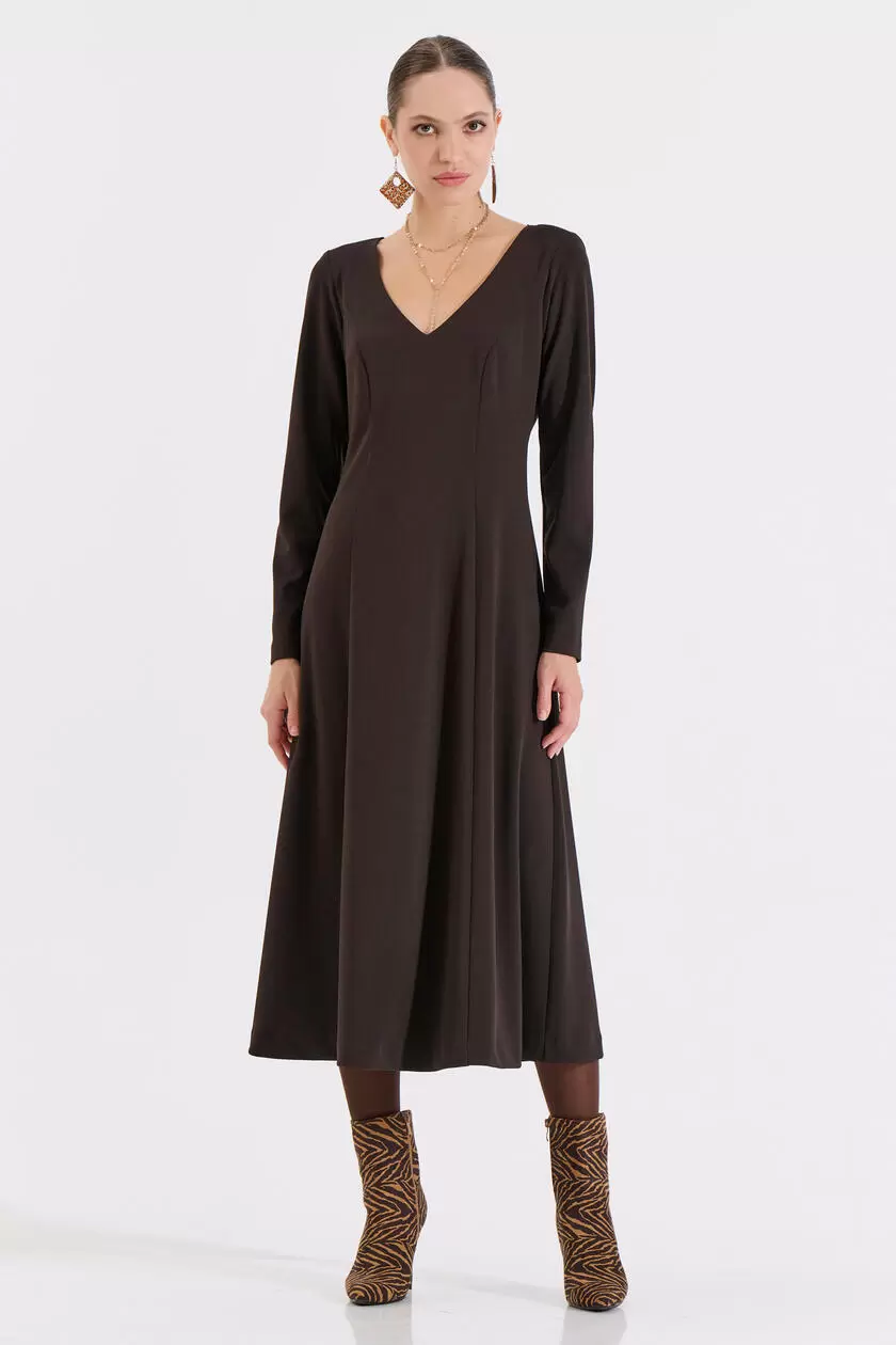 Bill Cost Μακρύ Κλος Φόρεμα με V Ντεκολτέ και Ζώνη Καφέ (3)